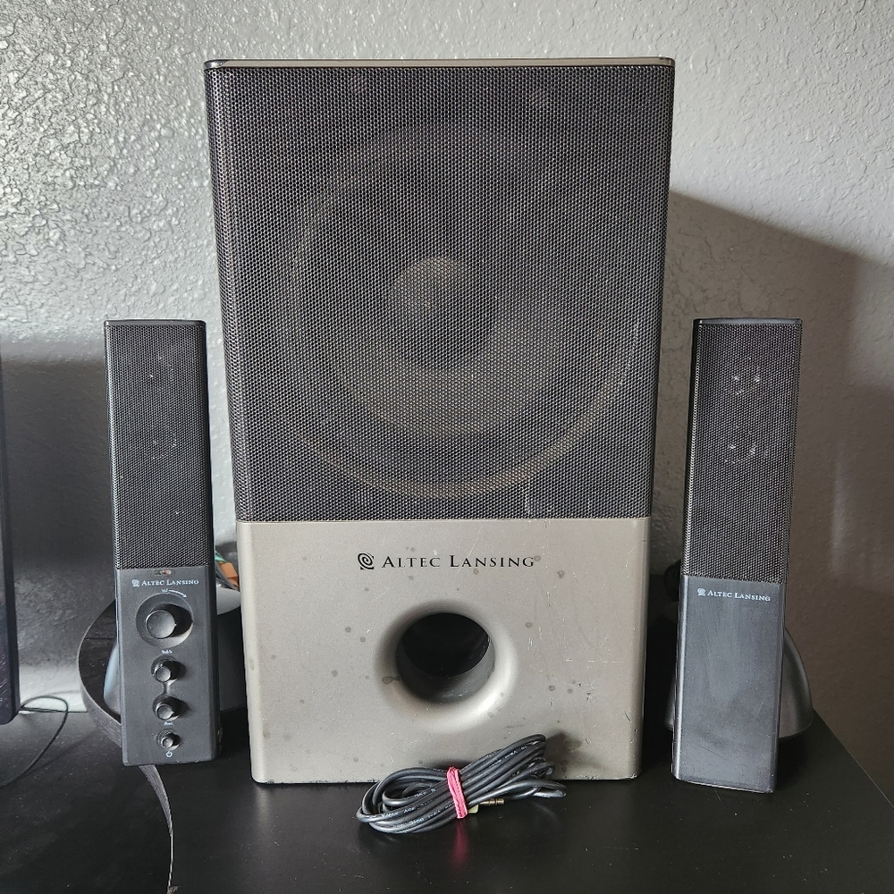 Altec Lansing VS4121 Computer Speaker 2.1 Powered Subwoofer Sound System Sub